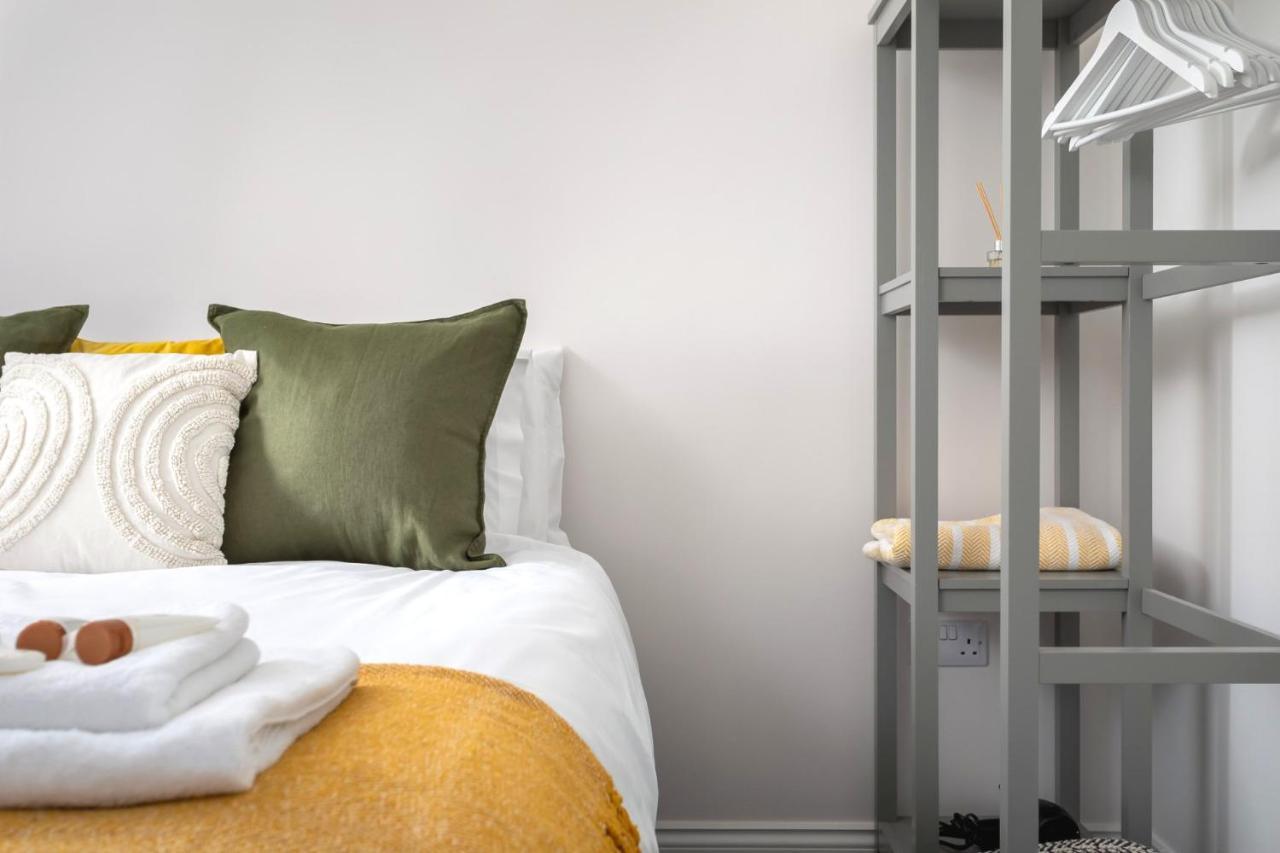 Wellington Mews - Centre Of Town With Parking Apartment Cheltenham